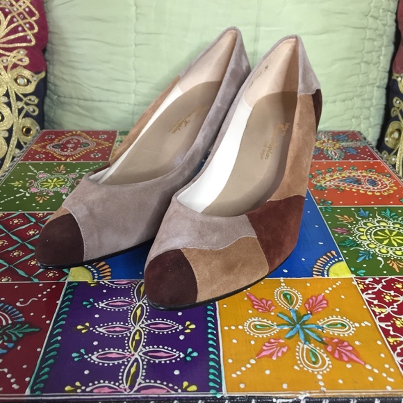 80s Suede Pumps - Picture 2 of 13